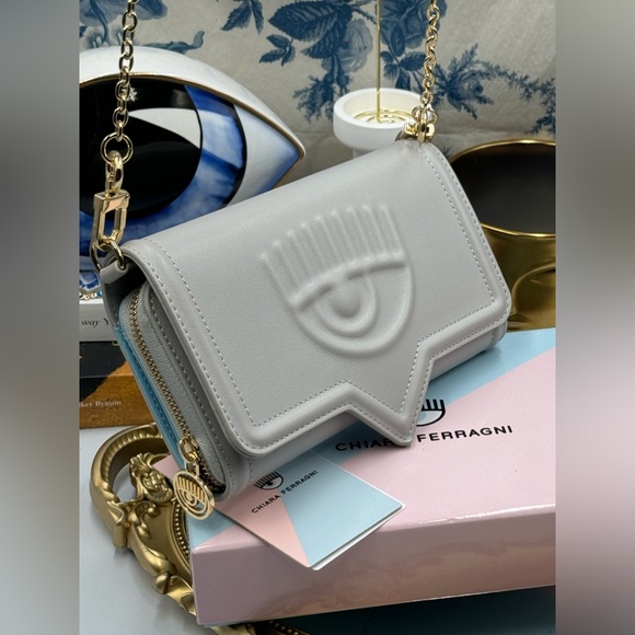 🆕 CHIARA FERRAGNI 🧿 NWB Eyelike Motif Chain Linked Wallet on Chain - Picture 3 of 15
